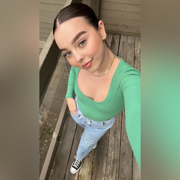 Meet your Posher, Ashley - Picture 1 of 1